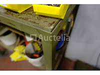 Werkbank en inhoud - afbeelding 9 van  21