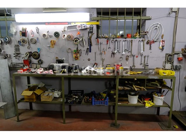 Werkbank en inhoud - afbeelding 1 van  21