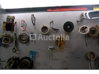 Werkbank en inhoud - afbeelding 14 van  21