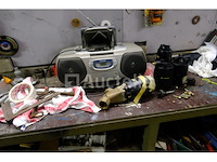 Werkbank en inhoud - afbeelding 12 van  21