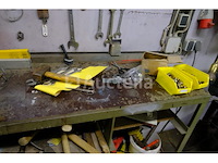 Werkbank en inhoud - afbeelding 16 van  21