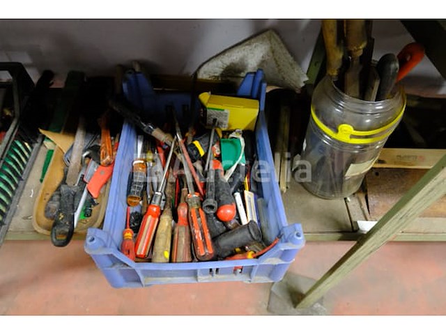 Werkbank en inhoud - afbeelding 17 van  21