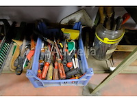 Werkbank en inhoud - afbeelding 17 van  21