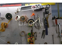 Werkbank en inhoud - afbeelding 19 van  21