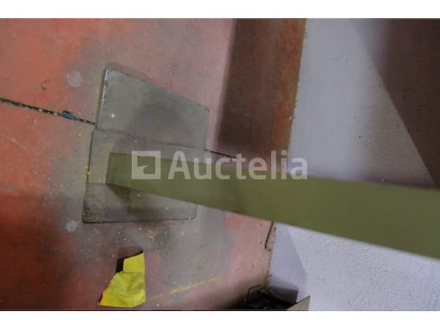 Werkbank en inhoud - afbeelding 20 van  21