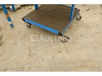 Werkbank en werkplaatskar (lot 189 bis) - afbeelding 1 van  9