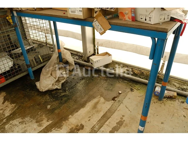 Werkbank en werkplaatskar (lot 189 bis) - afbeelding 7 van  9