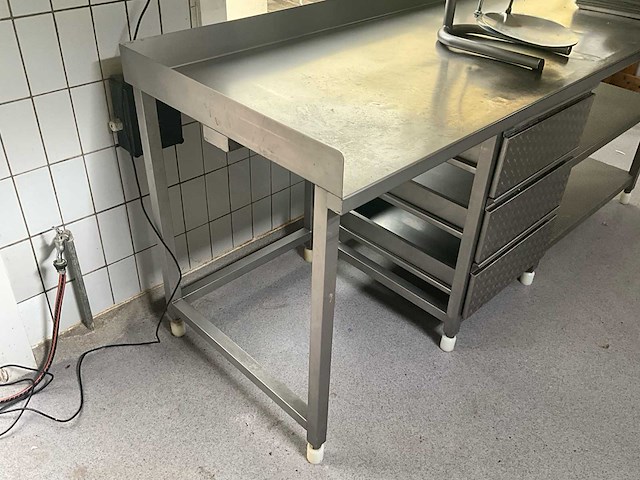 Werkbank in rvs - afbeelding 4 van  9