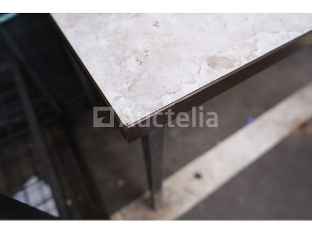 Werkbank met bankschroef - afbeelding 2 van  7