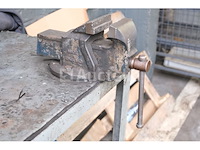 Werkbank met bankschroef - afbeelding 3 van  7