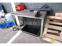 Werkbank met bankschroef - afbeelding 7 van  7