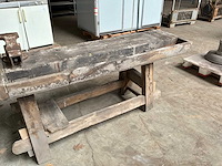 Werkbank met bankschroef - afbeelding 2 van  6