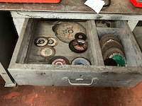 Werkbank met bankschroef - afbeelding 4 van  6