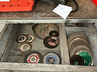 Werkbank met bankschroef - afbeelding 5 van  6