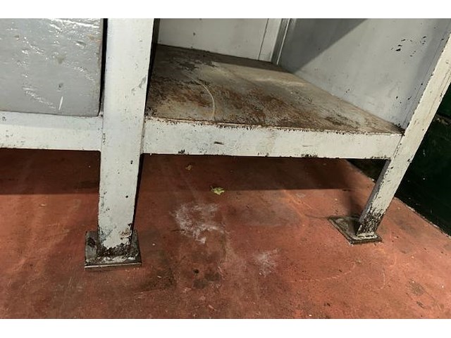 Werkbank met bankschroef - afbeelding 6 van  6