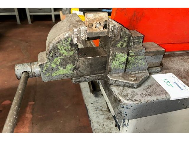 Werkbank met bankschroef - afbeelding 2 van  4