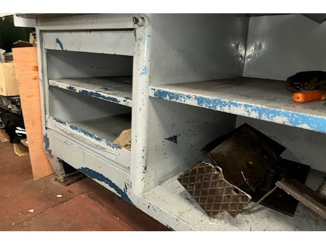 Werkbank met bankschroef - afbeelding 3 van  4