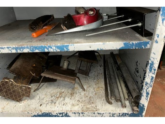 Werkbank met bankschroef - afbeelding 4 van  4