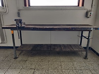 Werkbank met bankschroef - afbeelding 1 van  3