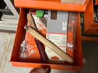 Werkbank met inhoud (2x) - afbeelding 3 van  21