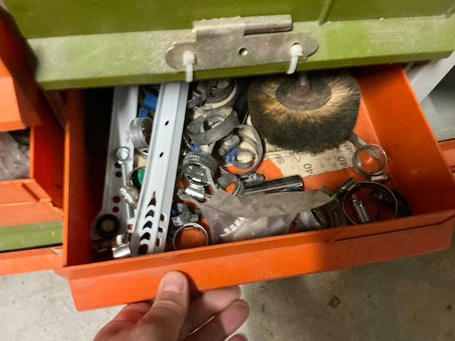 Werkbank met inhoud (2x) - afbeelding 4 van  21