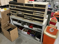 Werkbank met inhoud (2x) - afbeelding 10 van  21