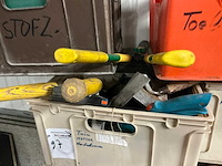 Werkbank met inhoud (2x) - afbeelding 16 van  21