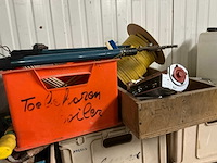 Werkbank met inhoud (2x) - afbeelding 17 van  21