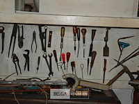 Werkbank met inhoud - afbeelding 4 van  14