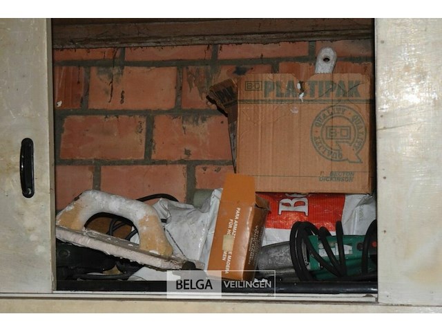 Werkbank met inhoud - afbeelding 9 van  14