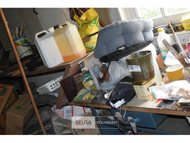 Werkbank met inhoud - afbeelding 12 van  14