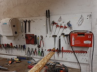 Werkbank met inhoud - afbeelding 8 van  13