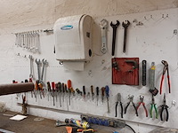 Werkbank met inhoud - afbeelding 9 van  13