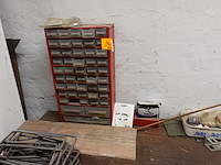 Werkbank met inhoud - afbeelding 10 van  13