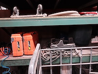 Werkbank met inhoud - afbeelding 12 van  13