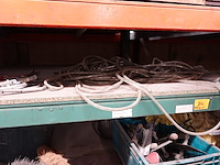 Werkbank met inhoud - afbeelding 13 van  13