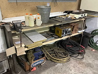 Werkbank met inhoud - afbeelding 2 van  4