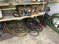 Werkbank met inhoud - afbeelding 4 van  4