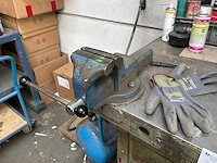 Werkbank met inhoud - afbeelding 5 van  7
