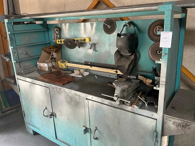 Werkbank met kolomboormachine - afbeelding 2 van  5