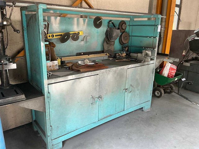 Werkbank met kolomboormachine - afbeelding 2 van  8