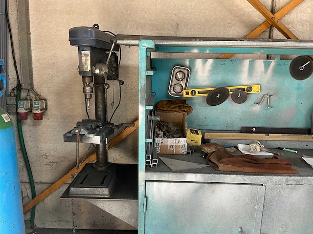 Werkbank met kolomboormachine - afbeelding 4 van  8