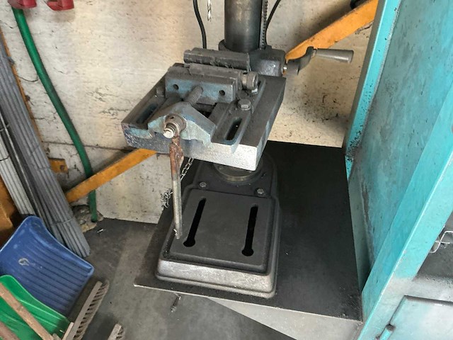 Werkbank met kolomboormachine - afbeelding 6 van  8