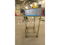 Werkbank met reinigingstank