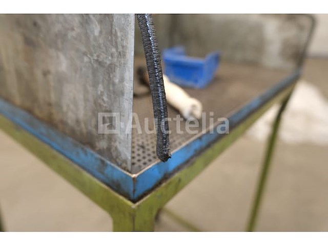 Werkbank met reinigingstank - afbeelding 6 van  7