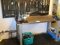 Werkbank vv bankvijs, 2 wielafstelapparaten en gereedschapsbord - afbeelding 2 van  3