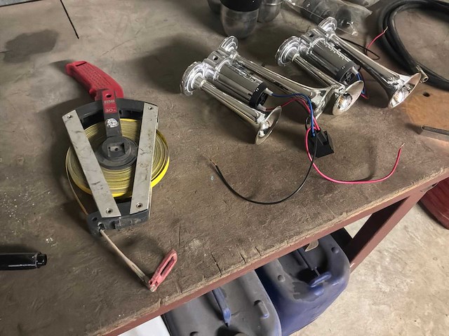 Werkbanken met inhoud (2x) - afbeelding 7 van  29