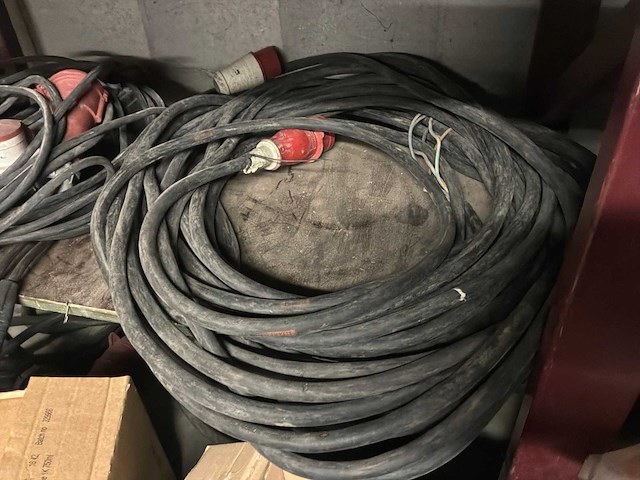 Werkbanken met inhoud (2x) - afbeelding 8 van  21