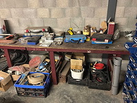 Werkbanken met inhoud (2x) - afbeelding 1 van  21