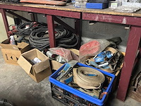 Werkbanken met inhoud (2x) - afbeelding 12 van  21